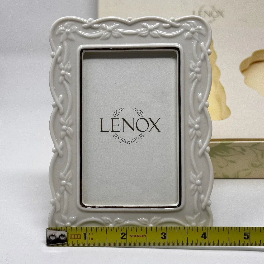 Lenox Cottagecore Picture Frame Set NIB White Porcelain Floral Rose 4x6 & Round